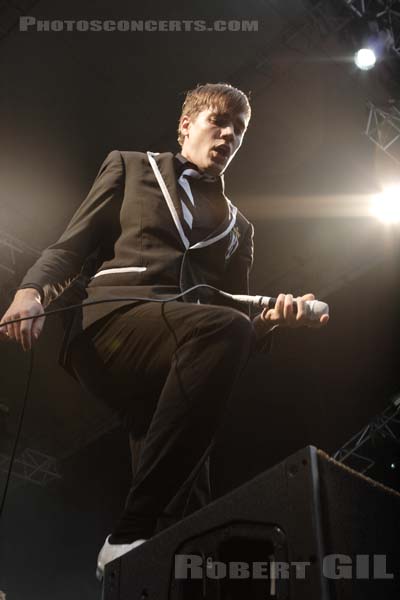 THE HIVES - 2007-08-24 - SAINT CLOUD - Domaine National - Grande Scene - Per Almqvist